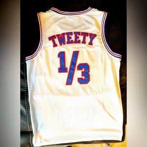 Tune squad tweety jersey size M. Brand new never worn.